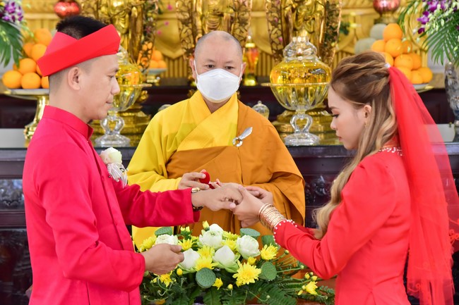 Wedding Ceremony at the pagoda