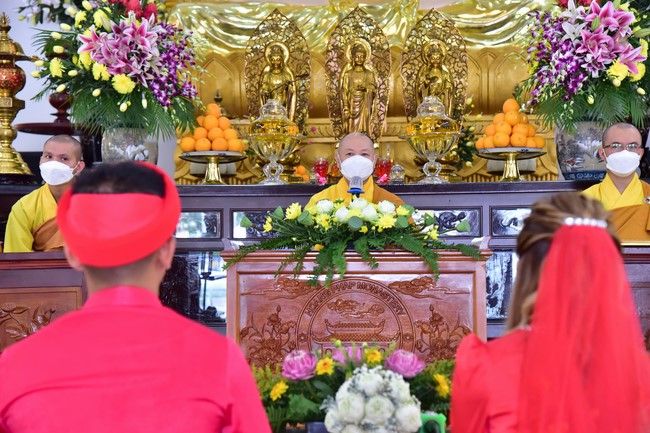 Wedding Ceremony at the pagoda