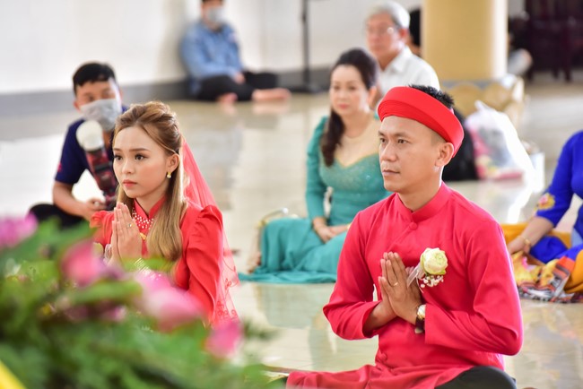 Wedding Ceremony at the pagoda