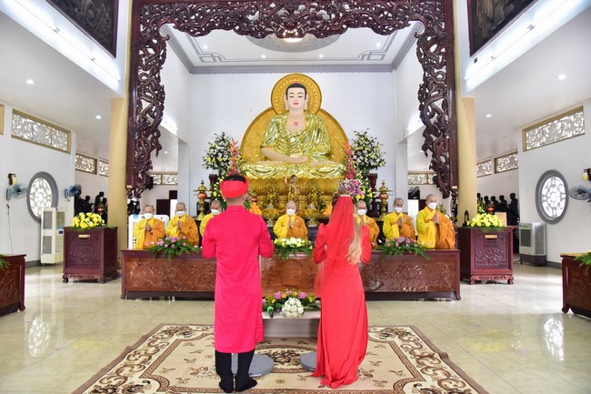 Wedding Ceremony at the pagoda