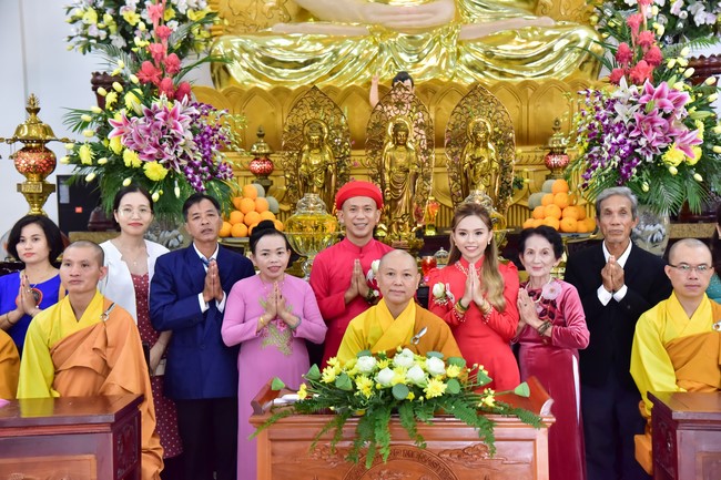 Wedding Ceremony at the pagoda
