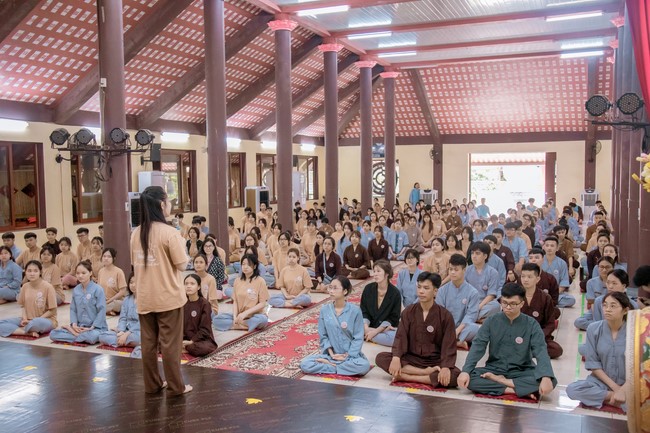 2nd day of the Retreat Back to a Peaceful Place at Hoa Phuc Pagoda