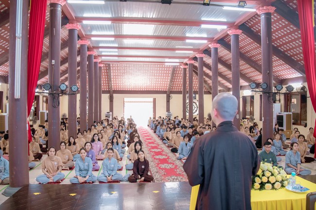 2nd day of the Retreat Back to a Peaceful Place at Hoa Phuc Pagoda