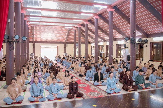 2nd day of the Retreat Back to a Peaceful Place at Hoa Phuc Pagoda