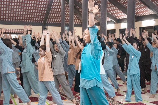 2nd day of the Retreat Back to a Peaceful Place at Hoa Phuc Pagoda