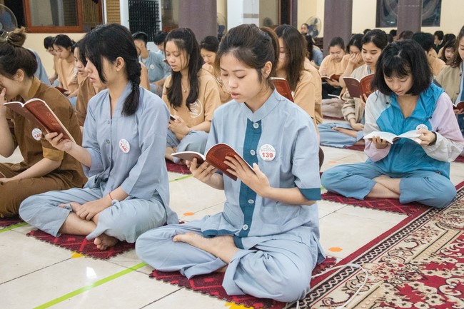 2nd day of the Retreat Back to a Peaceful Place at Hoa Phuc Pagoda