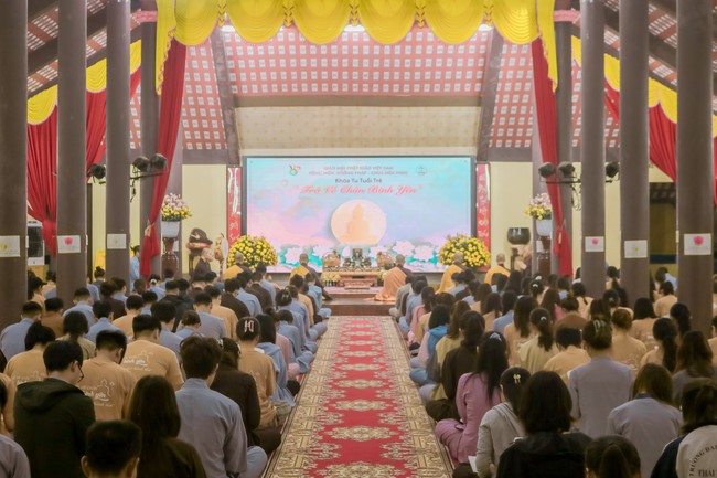 2nd day of the Retreat Back to a Peaceful Place at Hoa Phuc Pagoda