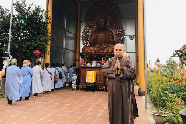 Welcoming the pilgrimage delegation of Hoang Phap Pagoda at Dong Cao Pagoda