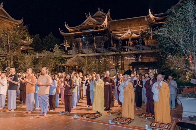 2nd day of the Retreat Back to a Peaceful Place - Candle Lighting Night - at Hoa Phuc Pagoda