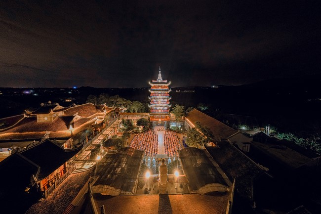 2nd day of the Retreat Back to a Peaceful Place - Candle Lighting Night - at Hoa Phuc Pagoda