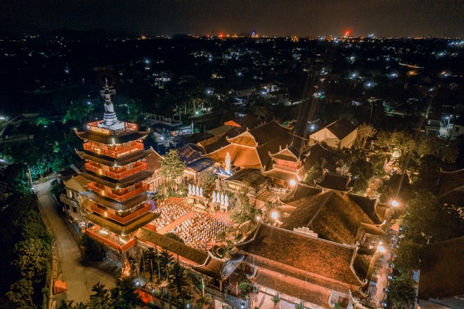 2nd day of the Retreat Back to a Peaceful Place - Candle Lighting Night - at Hoa Phuc Pagoda