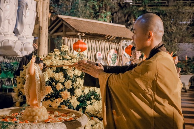 2nd day of the Retreat Back to a Peaceful Place - Candle Lighting Night - at Hoa Phuc Pagoda