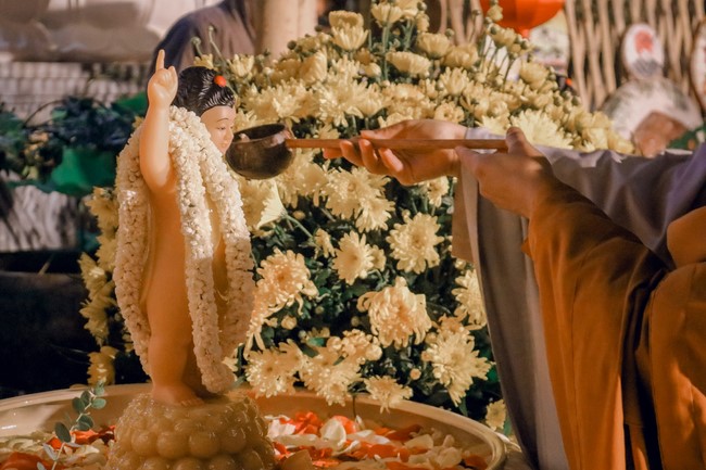 2nd day of the Retreat Back to a Peaceful Place - Candle Lighting Night - at Hoa Phuc Pagoda