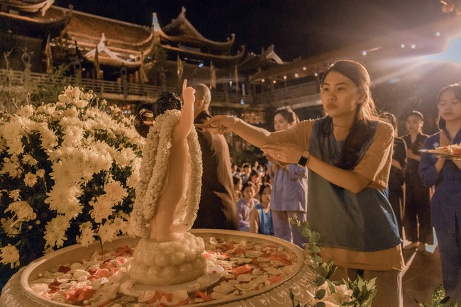2nd day of the Retreat Back to a Peaceful Place - Candle Lighting Night - at Hoa Phuc Pagoda