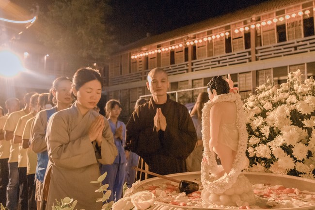 2nd day of the Retreat Back to a Peaceful Place - Candle Lighting Night - at Hoa Phuc Pagoda