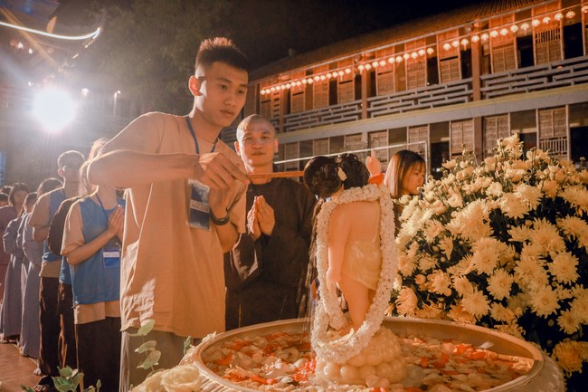 2nd day of the Retreat Back to a Peaceful Place - Candle Lighting Night - at Hoa Phuc Pagoda