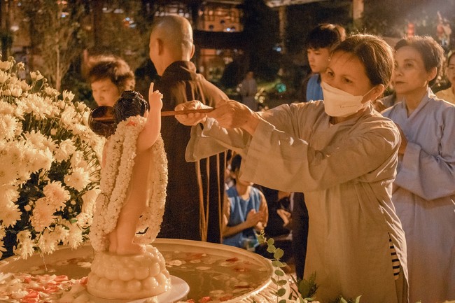 2nd day of the Retreat Back to a Peaceful Place - Candle Lighting Night - at Hoa Phuc Pagoda