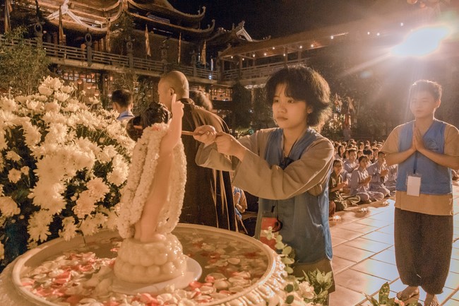 2nd day of the Retreat Back to a Peaceful Place - Candle Lighting Night - at Hoa Phuc Pagoda