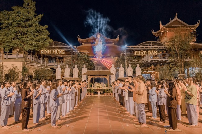 2nd day of the Retreat Back to a Peaceful Place - Candle Lighting Night - at Hoa Phuc Pagoda