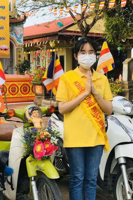 Charity trip on the occasion of Buddha's Birthday of Dong Cao pagoda