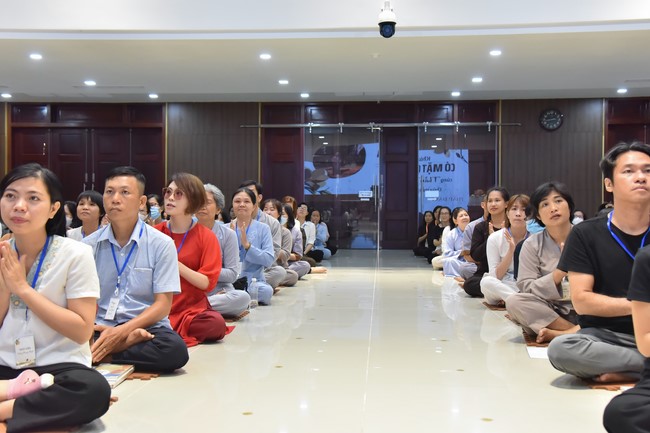 Khóa thiền “Có Mặt Cho Nhau” – Thầy Pháp Nhật