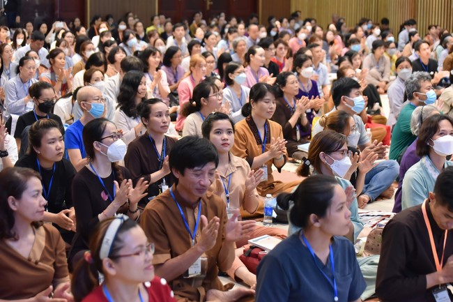 Khóa thiền “Có Mặt Cho Nhau” – Thầy Pháp Nhật