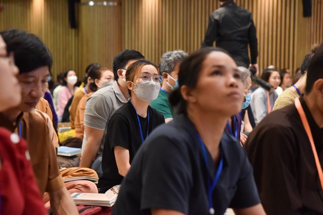 Khóa thiền “Có Mặt Cho Nhau” – Thầy Pháp Nhật