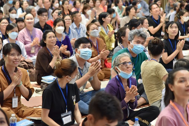 Khóa thiền “Có Mặt Cho Nhau” – Thầy Pháp Nhật