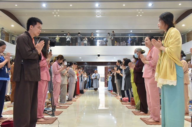 Khóa thiền “Có Mặt Cho Nhau” – Thầy Pháp Nhật