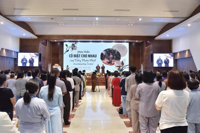 Khóa thiền “Có Mặt Cho Nhau” – Thầy Pháp Nhật