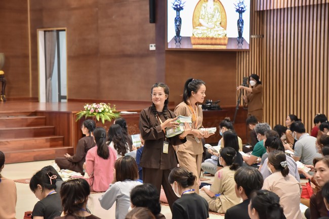 Khóa thiền “Có Mặt Cho Nhau” – Thầy Pháp Nhật