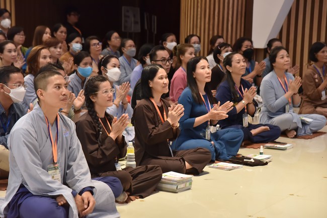 Khóa thiền “Có Mặt Cho Nhau” – Thầy Pháp Nhật