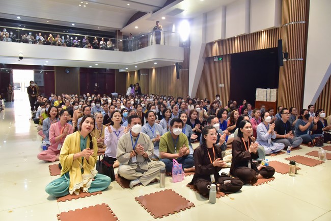 Khóa thiền “Có Mặt Cho Nhau” – Thầy Pháp Nhật