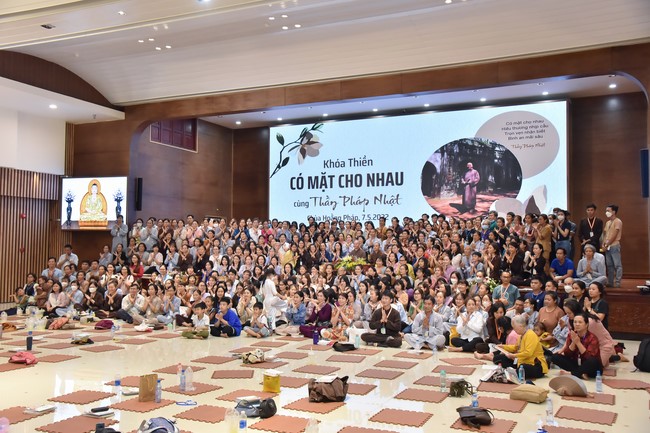 Khóa thiền “Có Mặt Cho Nhau” – Thầy Pháp Nhật