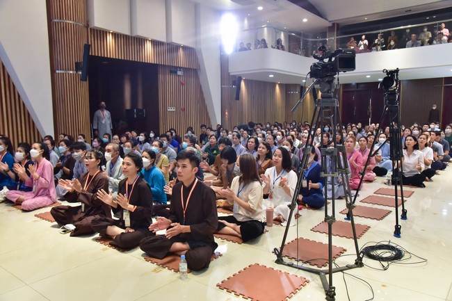 Khóa thiền “Có Mặt Cho Nhau” – Thầy Pháp Nhật