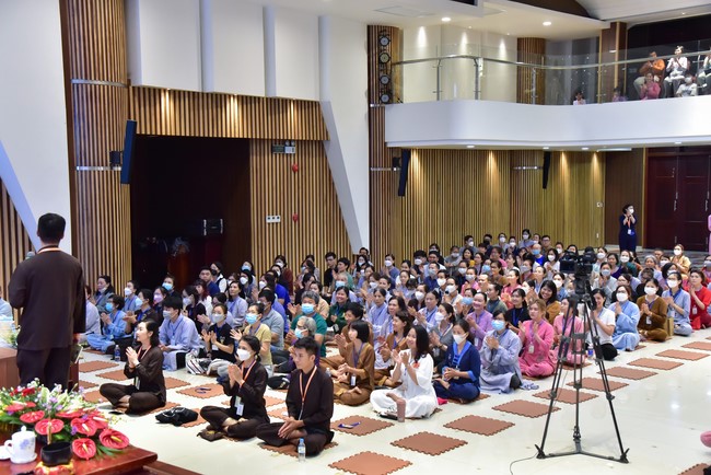 Khóa thiền “Có Mặt Cho Nhau” – Thầy Pháp Nhật