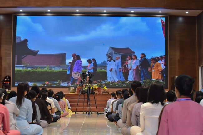 Khóa thiền “Có Mặt Cho Nhau” – Thầy Pháp Nhật