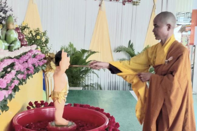 The Buddha's Great Birthday Ceremony at  Cambodia Hoang Phap Pagoda