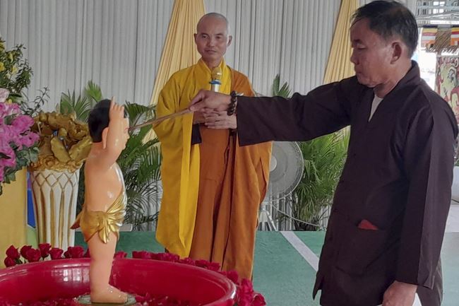 The Buddha's Great Birthday Ceremony at  Cambodia Hoang Phap Pagoda