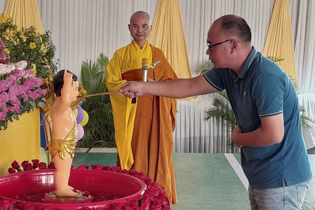 The Buddha's Great Birthday Ceremony at  Cambodia Hoang Phap Pagoda