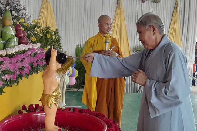 The Buddha's Great Birthday Ceremony at  Cambodia Hoang Phap Pagoda
