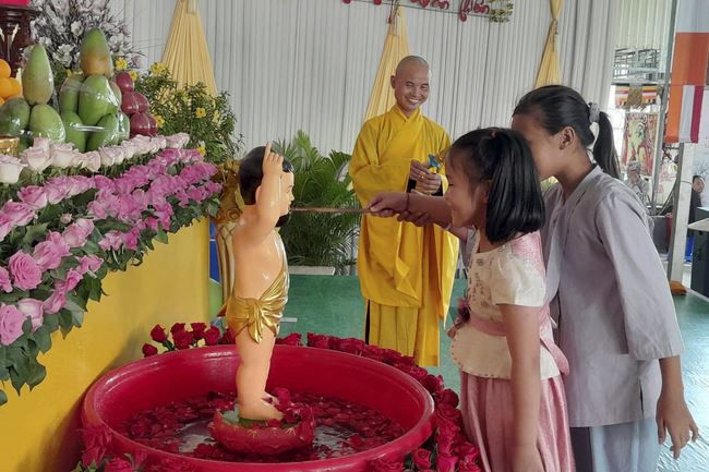 The Buddha's Great Birthday Ceremony at  Cambodia Hoang Phap Pagoda