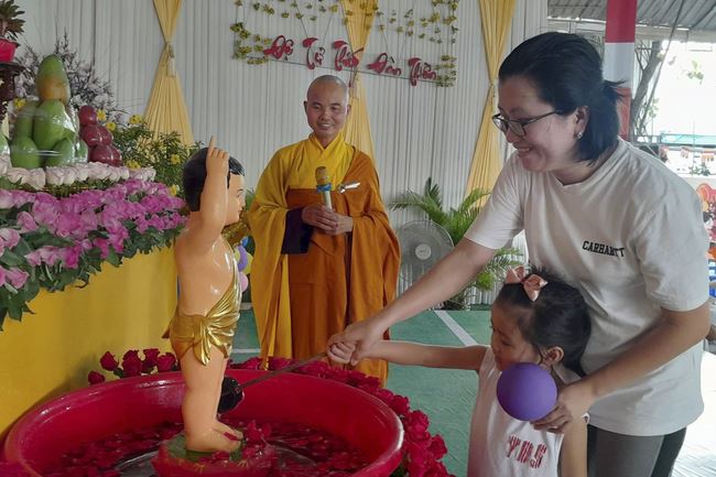 The Buddha's Great Birthday Ceremony at  Cambodia Hoang Phap Pagoda