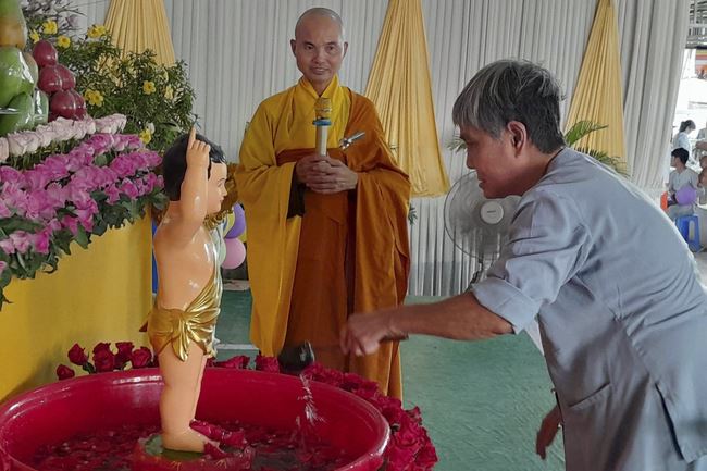 The Buddha's Great Birthday Ceremony at  Cambodia Hoang Phap Pagoda