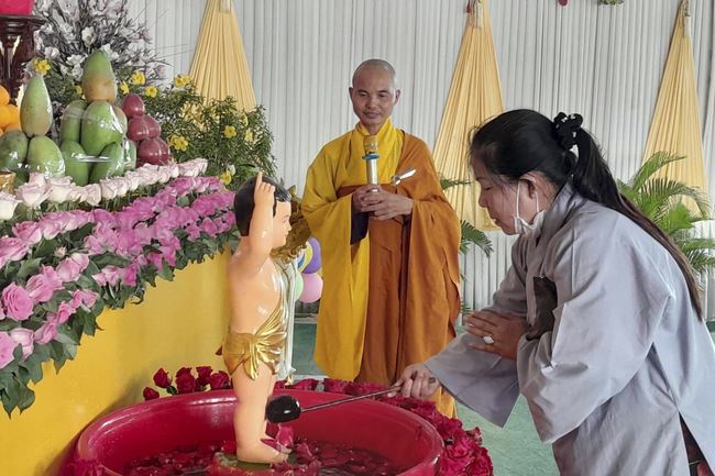 The Buddha's Great Birthday Ceremony at  Cambodia Hoang Phap Pagoda