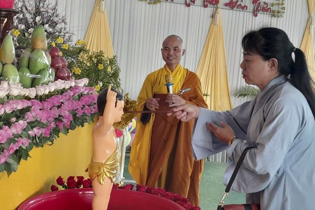 The Buddha's Great Birthday Ceremony at  Cambodia Hoang Phap Pagoda