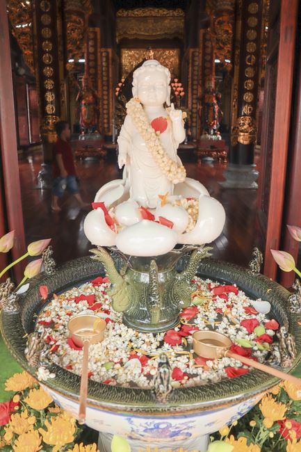 Buddha bathing ceremony - Opening of the Buddha's Birthday week at Hoa Phuc Pagoda