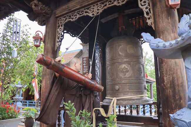 Buddha bathing ceremony - Opening of the Buddha's Birthday week at Hoa Phuc Pagoda