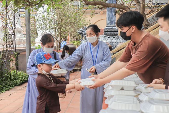 Buddha bathing ceremony - Opening of the Buddha's Birthday week at Hoa Phuc Pagoda