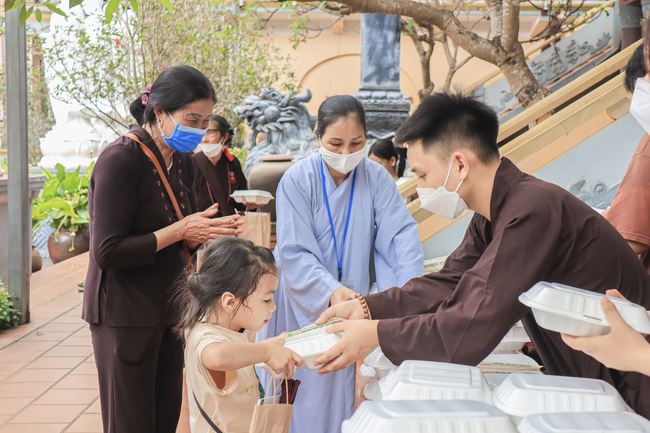 Buddha bathing ceremony - Opening of the Buddha's Birthday week at Hoa Phuc Pagoda